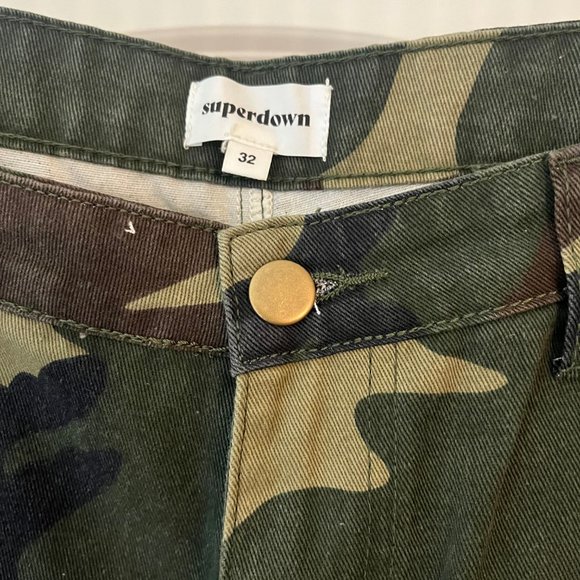 BRAND NEW SUPERDOWN Camo Joggers Size 32 - Picture 4 of 4